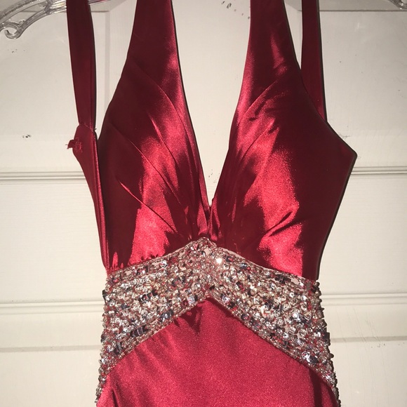 FORMAL DRESS - Picture 2 of 6